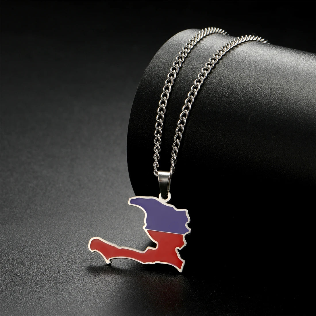 Collar con la bandera de Haití